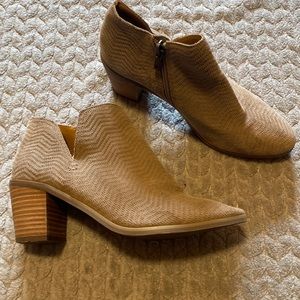 LUCKY BRAND. Women’s booties.